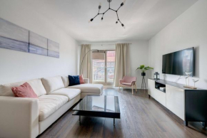 Modern Dom & House Apartments in Gdańsk with Pool and Gym